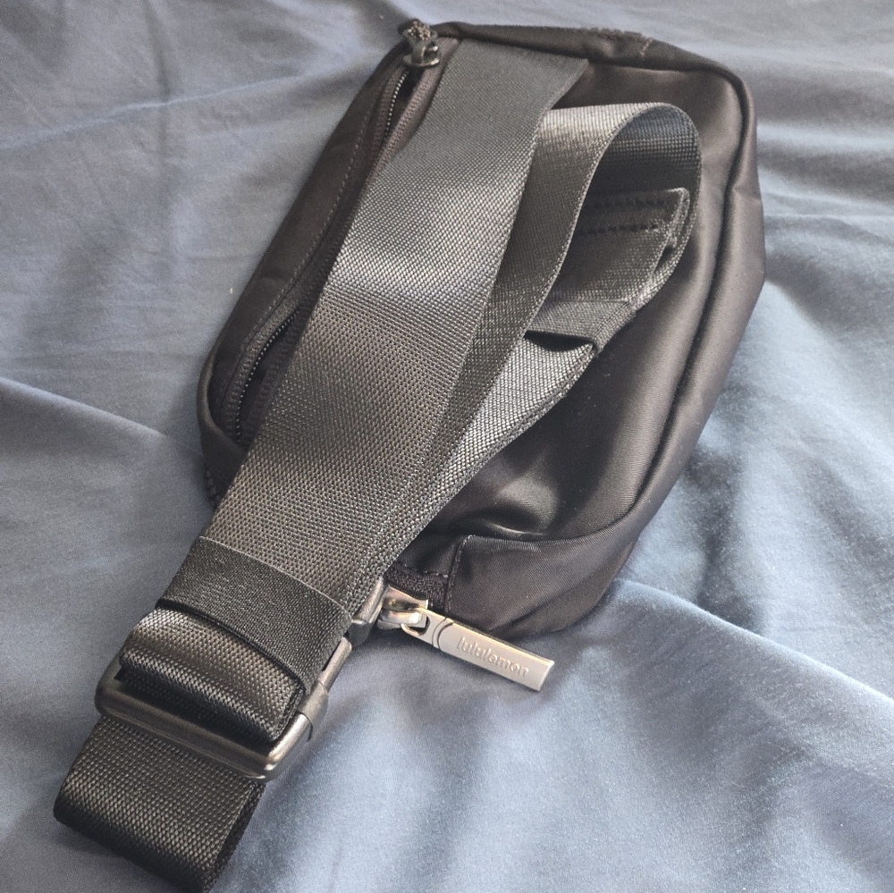 Lululemon Everywhere Belt Bag size 1L
